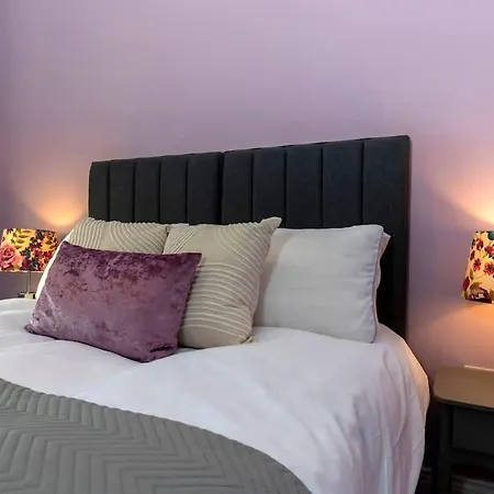 2 Bed Family 아파트 *