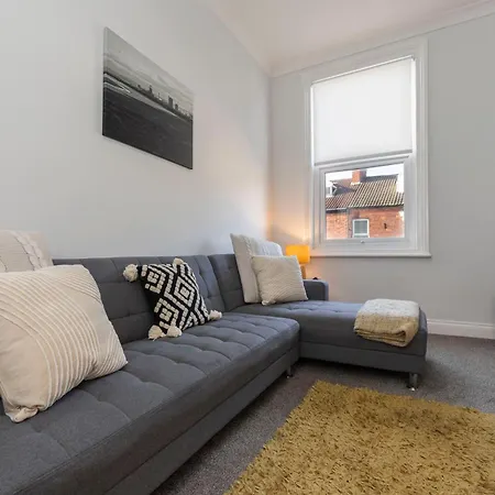2 Bed Family * Солтберн-бай-те-Си